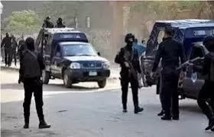 مواصلة الجهود الأمنية لتحقيق الأمن ومواجهة كافة أشكال الخروج على القانون
