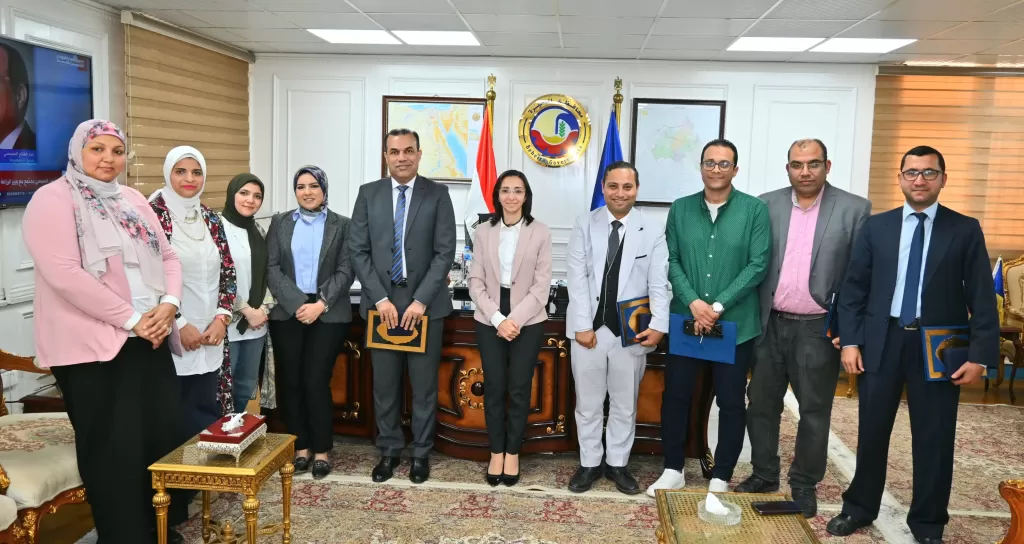 محافظ البحيرة تكرّم العاملين بمستشفى صدر دمنهور بعد فوز هم بالجائزة الماسية  للجلطات الدماغية