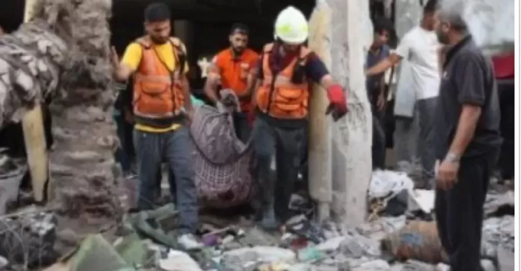 22 شهيدًا في غزة خلال ساعات ومجزرة بخان يونس وسط استمرار التوغل الإسرائيلي