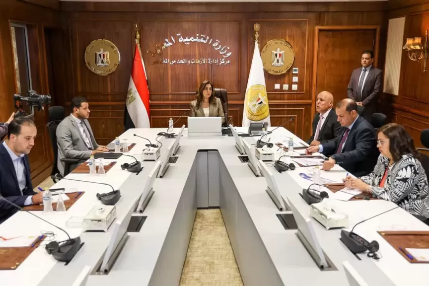 وزيرة التنمية المحلية تتابع مع سكرتيري عموم المحافظات الموقف التنفيذي لمنظومات التصالح والمتغيرات المكانية وتقنين أراضي الدولة ومشروعات الخطة الاستثمارية