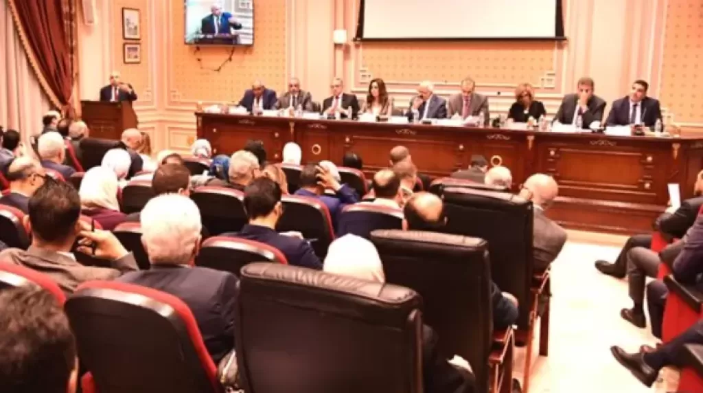 رئيس المركزي للإحصاء أمام البرلمان: بعض وحدات الإيجار القديم تدفع 175 قرش