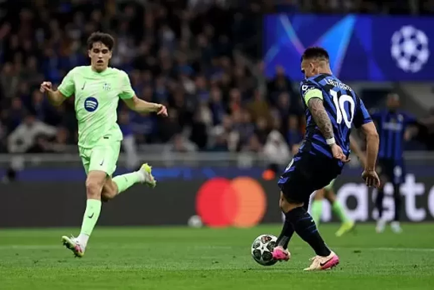 إنتر ميلان يتقدم على برشلونة بهدفين في الشوط الأول بدوري الأبطال