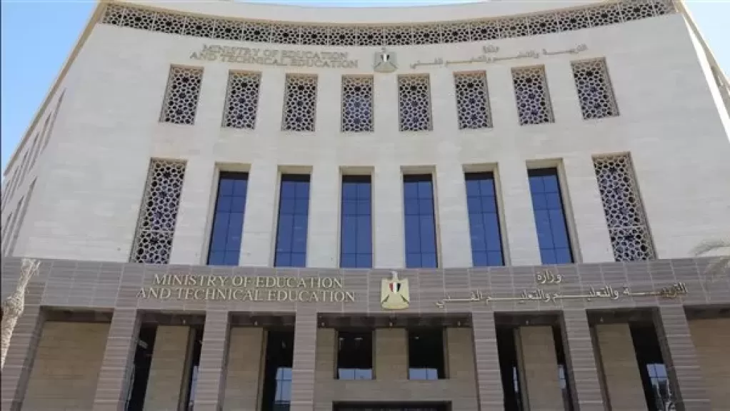 استبعاد معلمة بعد ضربها تلميذ مصاب بالسكر بإحدى مدارس القاهرة