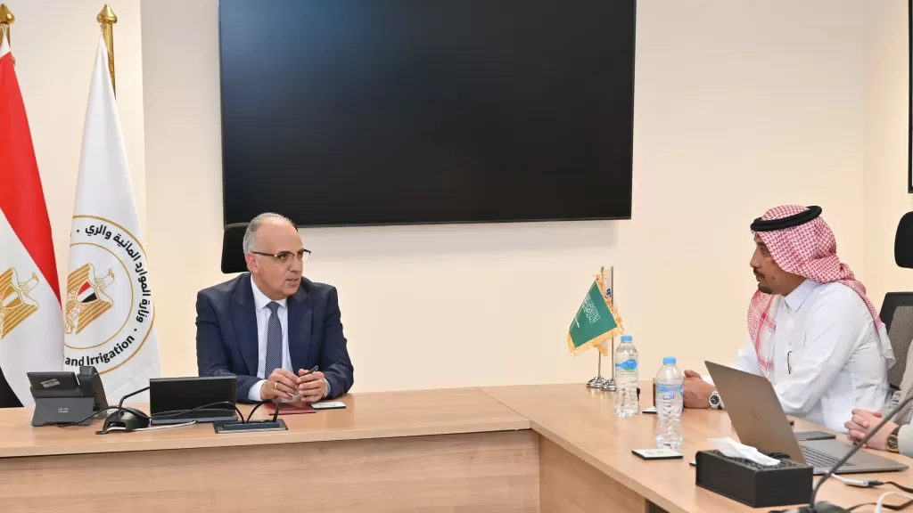 وزير الري يلتقى ممثلي ”شركة حلول التقنية والتطوير السعودية” لبحث التنسيق المشترك