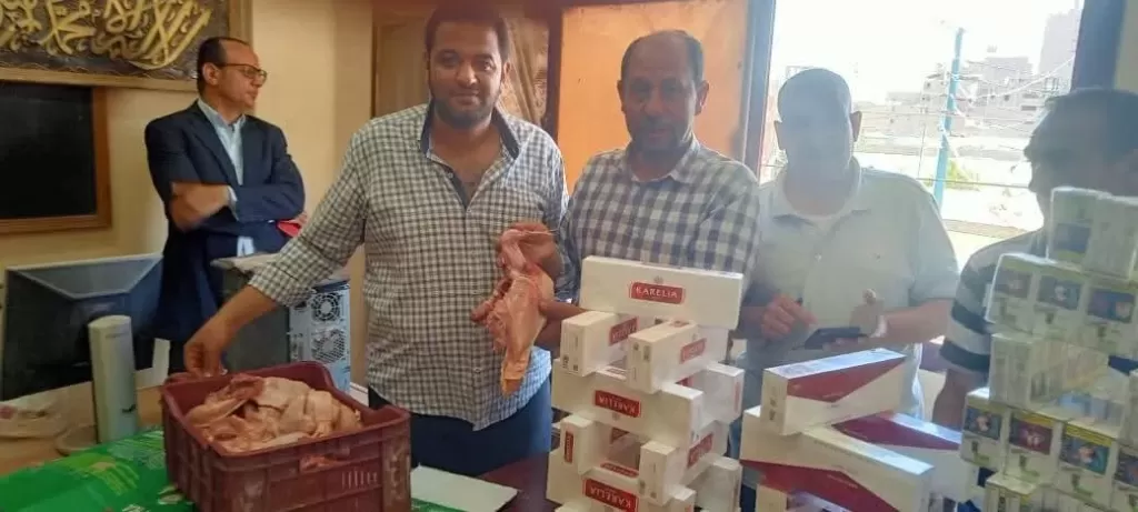 محافظ أسيوط: حملات رقابية موسعة وسحب عينات من المواد البترولية لضمان جودتها وتحرير 412 محضرًا تموينيًا بمراكز وأحياء المحافظة