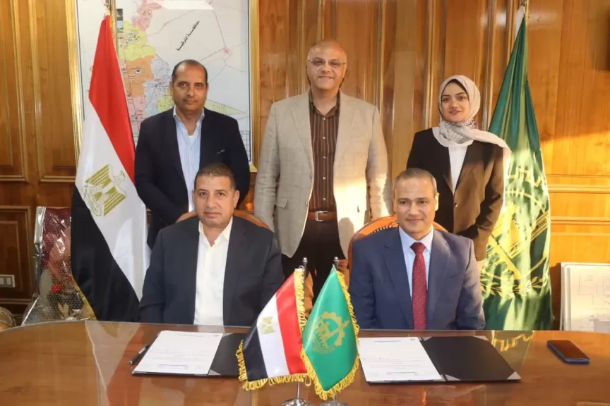 محافظ القليوبية يشهد توقيع برتكول إقامة معرضا لدار المعارف