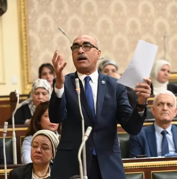 نائب البرلمان يتساءل: لماذا تسند شركة الدخان عقد ب ٥مليار جنيه لشركة واحدة