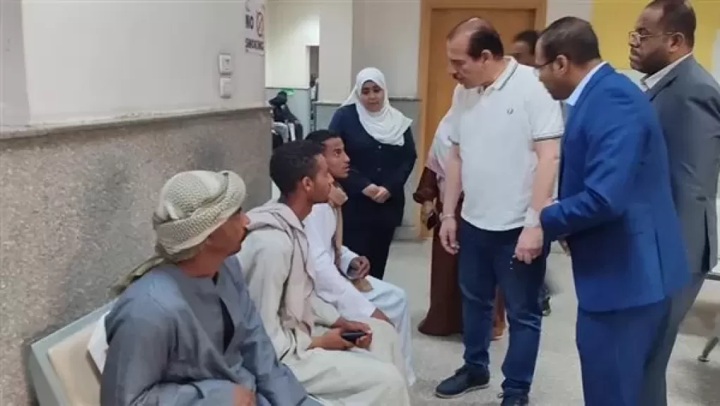 الصحة: صرف مكافأة للفرق الطبية المتميزة في أسوان وتوقيع جزاء للمقصرين