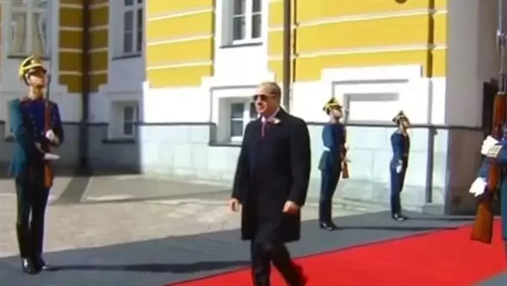 الرئيس السيسي يصل الساحة الحمراء بموسكو للمشاركة في الاحتفال بالذكرى الثمانين لعيد النصر
