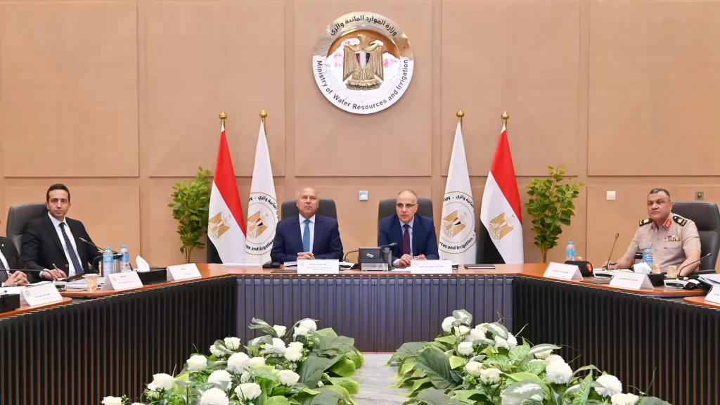 اللجنة العليا لتراخيص الشواطئ تعقد اجتماعا برئاسة وزيرى الري والصناعة والنقل