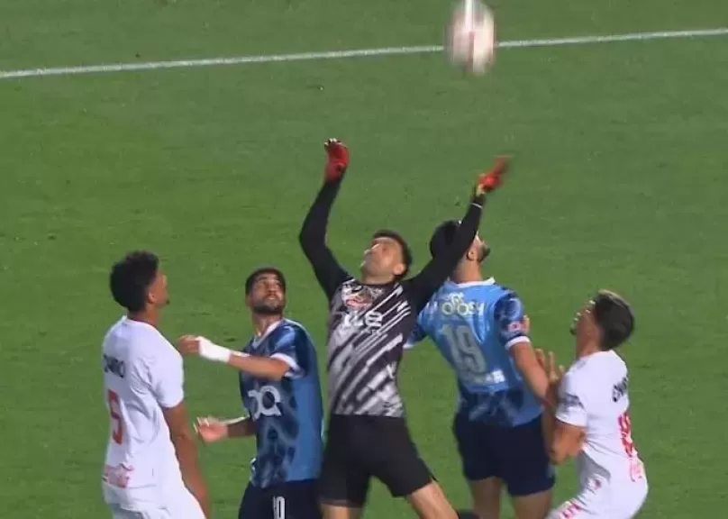شوبير: خطأ عواد ساذج جدا.. التفويت غير موجود لكن أحيانا يحدث تعاطف