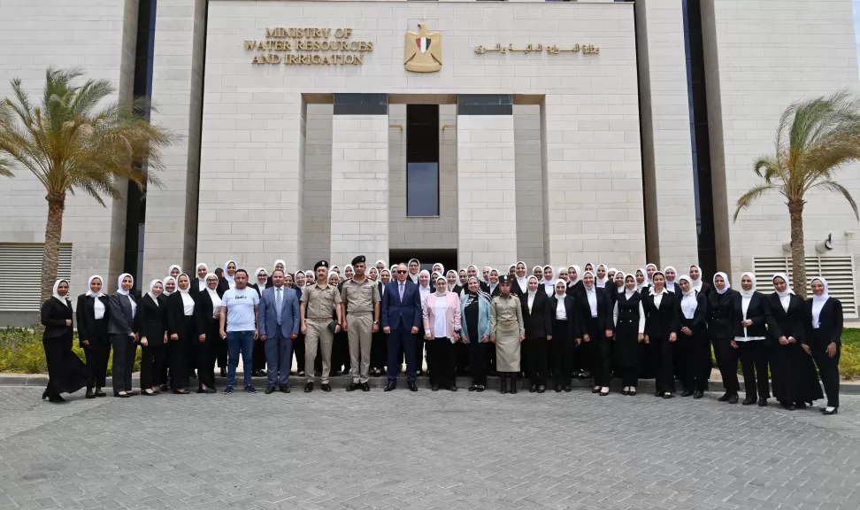 وزير الري يلتقى المهندسين الملتحقين للعمل حديثاً بوزارة الرى قبل انتهاء تدريبهم بالأكاديمية العسكرية
