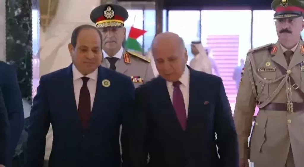 الرئيس السيسي يتوجه إلى مقر انعقاد القمة العربية ببغداد