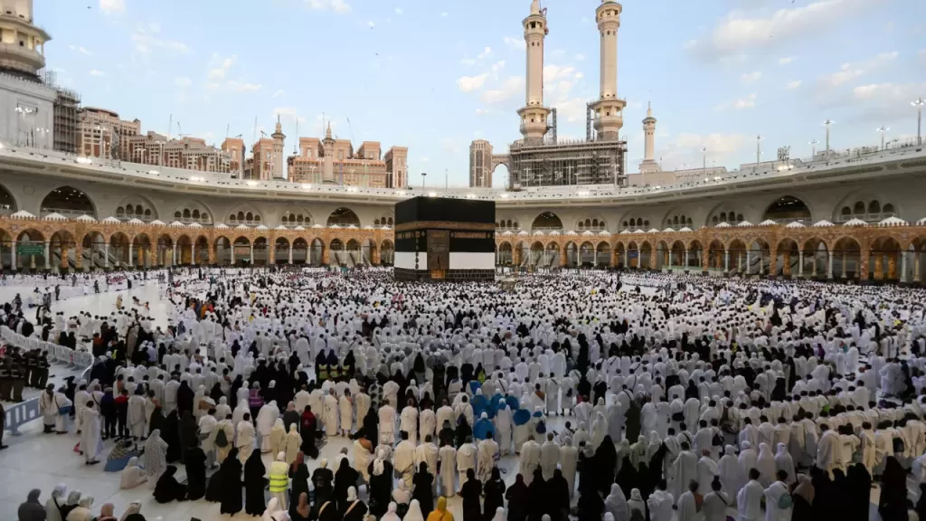 رئيس بعثة الحج الرسمية: وصول 4000 حاج للمدينة المنورة وبدء وصول الرحلات لمكة المكرمة