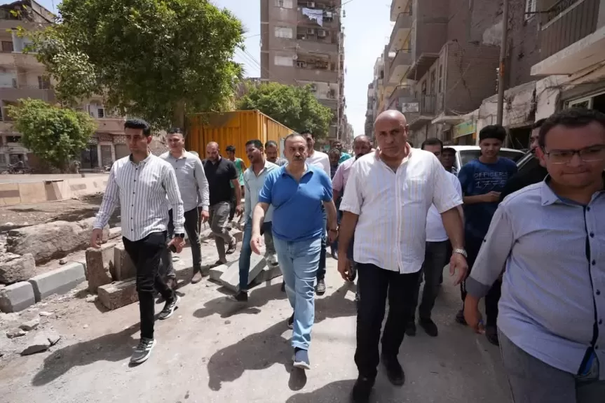 محافظ أسيوط يتابع أعمال تطوير ورفع كفاءة ميدان المجاهدين وشارع 26 يوليو بحي غرب تمهيدًا لرصفه