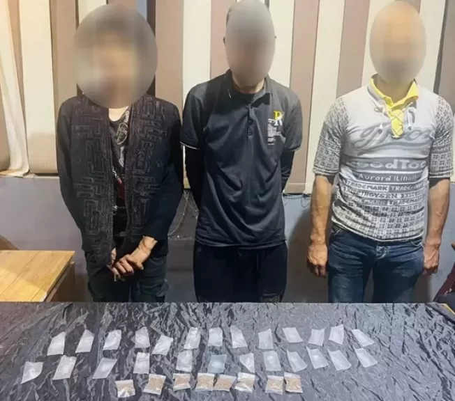 كشف ملابسات فيديو يظهر خلاله شخصين يبدو عليهما علامات عدم الاتزان حال استقلالهما أوتوبيس نقل جماعي