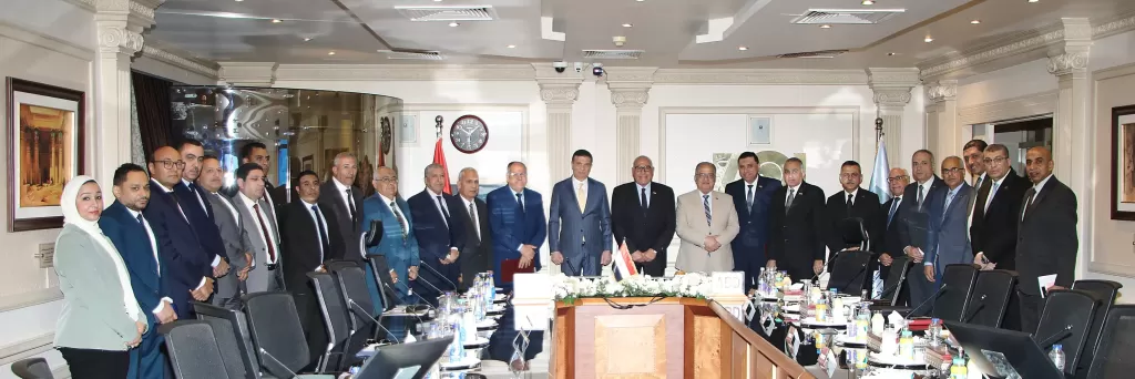 وزير الزراعة ورئيس الهيئة العربية للتصنيع يشهدان عقد تصنيع السماد من المخلفات الزراعية