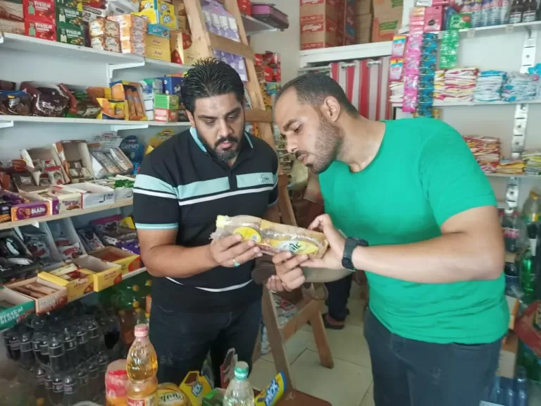 حملات مفاجئة واستعدادات مكثفة لعيد الأضحى.. سلامة الغذاء تضبط 17 طن أغذية فاسدة بالغربية