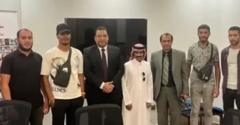 وزير العمل يعلن تطورات إيجابية بشأن عامل مصرى عنفه صاحب عمل سعودى