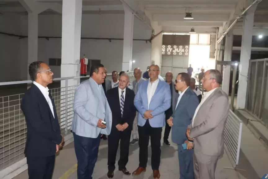 محافظ القليوبية يتفقد عدد من مصانع مدينة الخانكة مؤكداً على دعم الاستثمار وتوطين الصناعة
