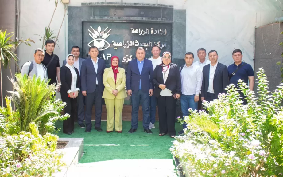 سفير أوزبكستان بالقاهرة يتفقد quot;المركزي لمتبقيات المبيدات
