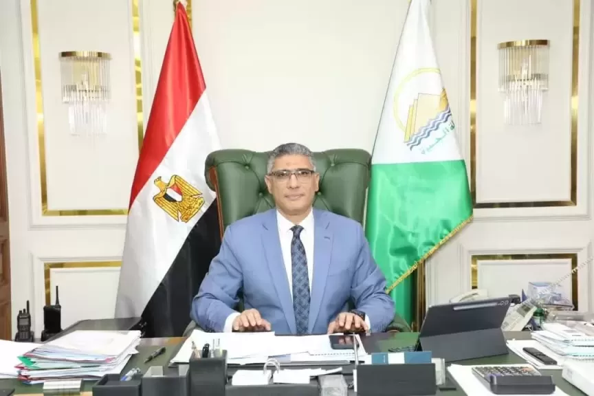 محافظ الجيزة: استلام ١٧٦ ألف طن من القمح المحلي بمواقع التخزين بالصوامع والشون منذ انطلاق موسم الحصاد والتوريد