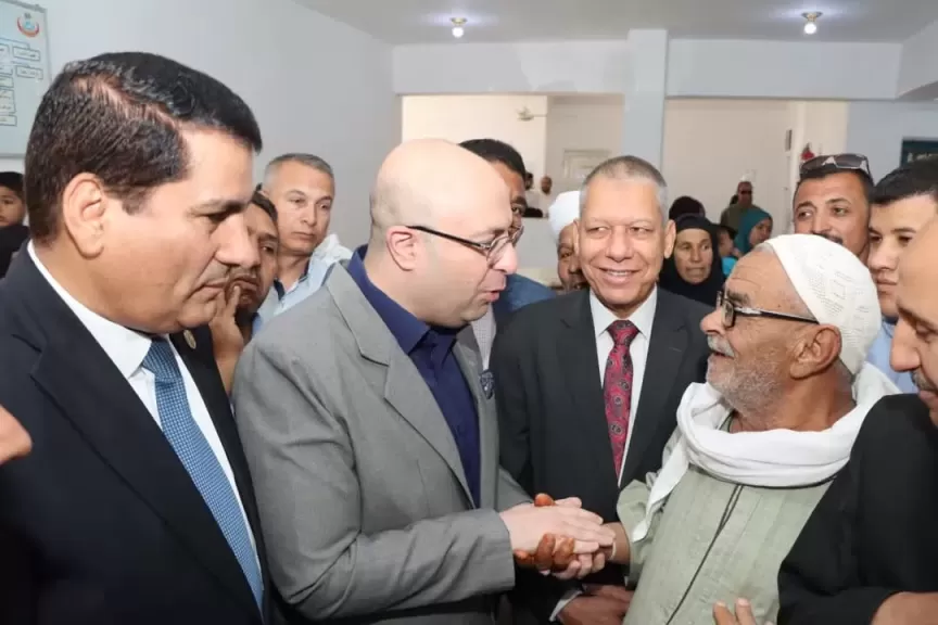 محافظ بني سويف يستمع  لمشاكل واحتياجات أهالي قرية بني هانئ في ملفات الصرف والشباب والرياضة والصحة