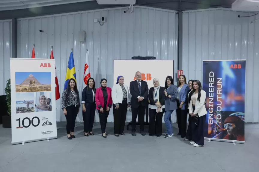 السفير السويدي يزور مصانع ABB بالعاشر من رمضان ويشيد بدورها في دعم السوق المصري