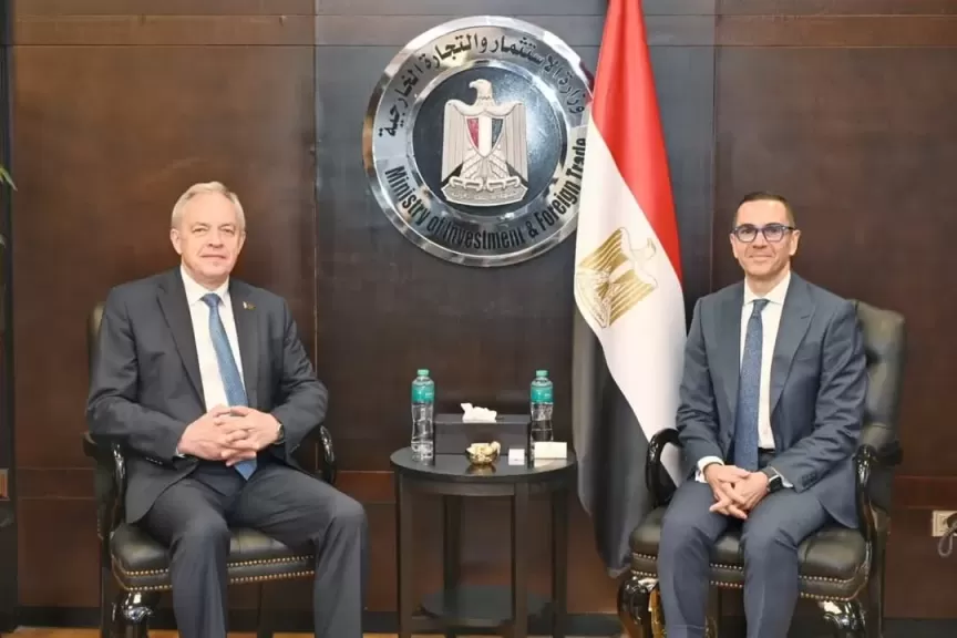 وزير الاستثمار والتجارة الخارجية يلتقي رئيس مجلس النواب للجمعية الوطنية لجمهورية بيلاروسيا