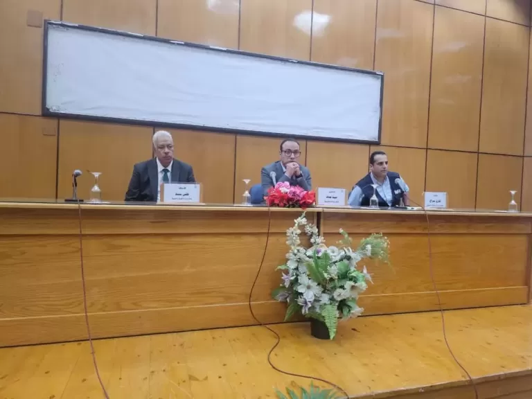 محافظ أسيوط يوفد نائبه لحضور فعاليات ملتقى توظيف خريجي برنامج التدريب المشترك بين وزارة العمل وبرنامج الأغذية العالمي