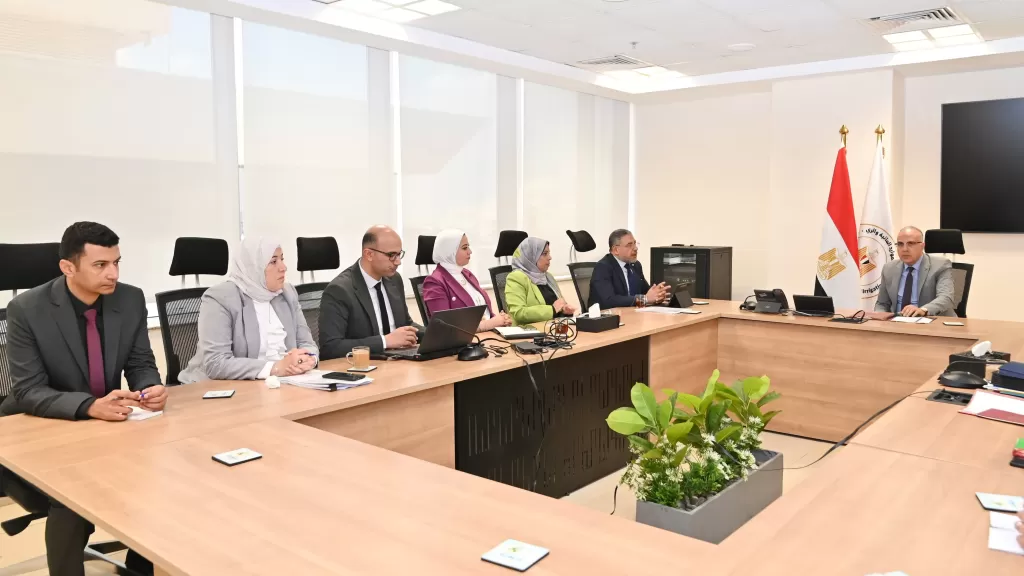 وزير الري يبحث نتائج الدراسة البحثية quot;لتحديد مواقع الآبار الجوفية المخالفة بإستخدام صور الأقمار الصناعية