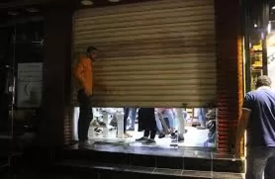 تحرير (146) مخالفة للمحلات التى لم تلتزم بقرار الغلق خلال 24 ساعة