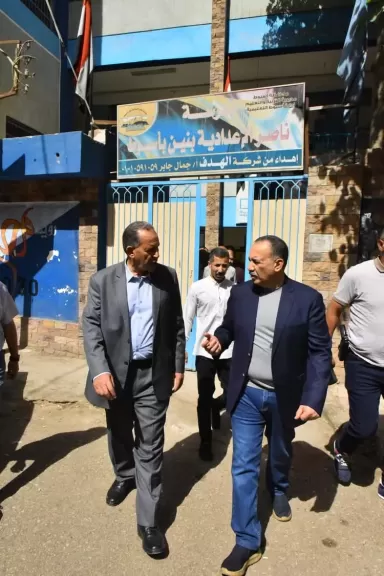 محافظ أسيوط يتفقد مدرستي ناصر الإعدادية والثانوية ويتابع سير امتحانات الشهادة الإعدادية ويطمئن على انتظام اللجان