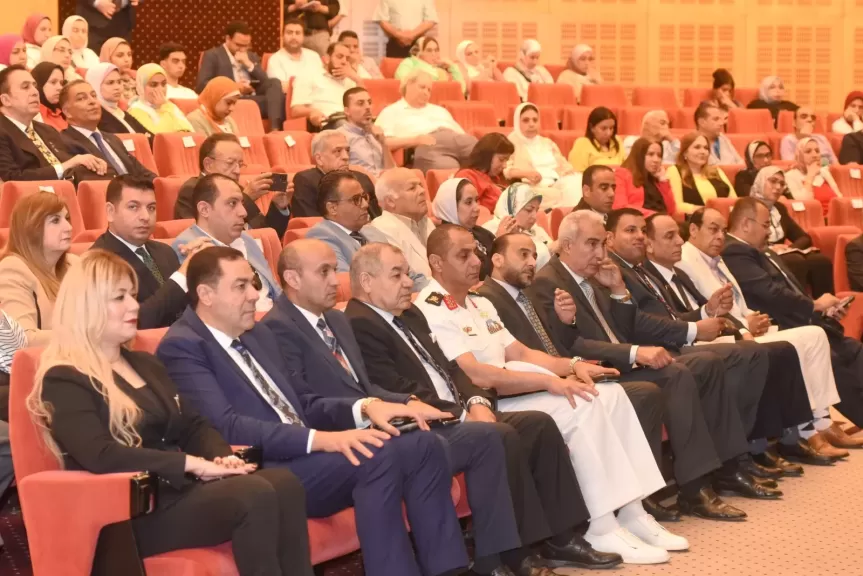 محافظ الإسكندرية يشارك في ندوة ”رؤية القيادة السياسية لإدارة وحماية مواقع التراث العالمي” بمكتبة الإسكندرية