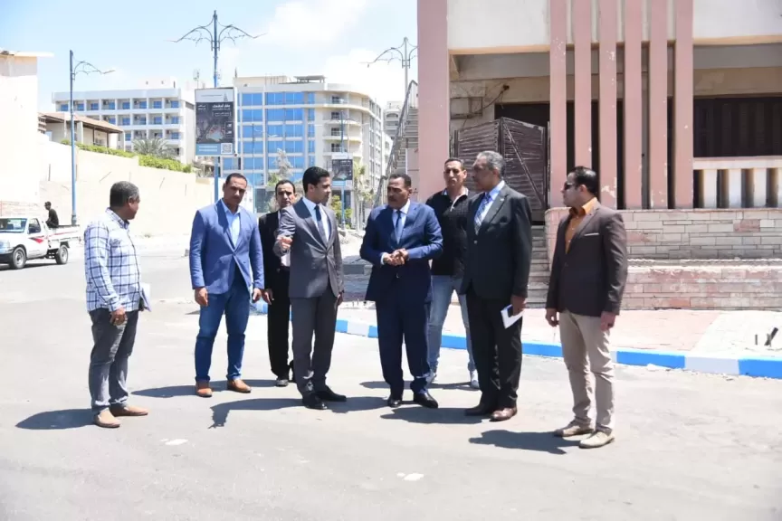 محافظ مطروح: يتفقد كورنيش المدينة