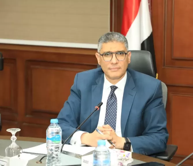 محافظ الجيزة: وقف إجازات الأطباء البيطريين والعاملين بالمجازر والمختصين بالتفتيش على اللحوم خلال إجازة عيد الأضحى المبارك