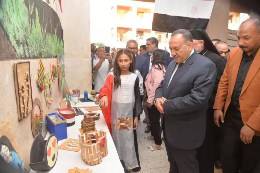 محافظ أسيوط يشهد فعاليات المهرجان الختامي للأنشطة المدرسية ”في البدء كانت مصر” لمدرسة النصر الخاصة ببني محمديات بمركز أبنوب