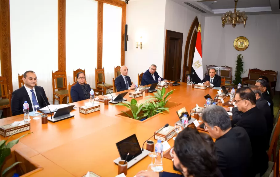 وزير الخارجية والهجرة يستقبل وفد برلماني رفيع المستوي من جمهورية الهند