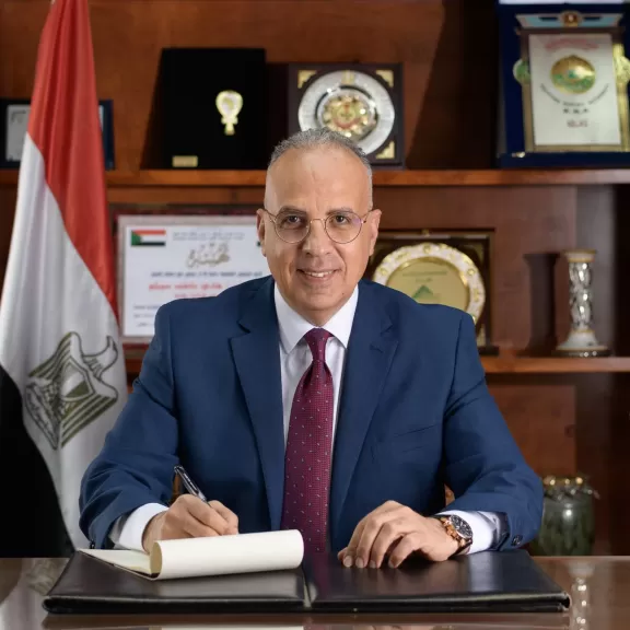 وزير الري يقرر إثابة 31فريق عمل لتشجيع العمل الجماعي بالإدارات المختلفة بالري