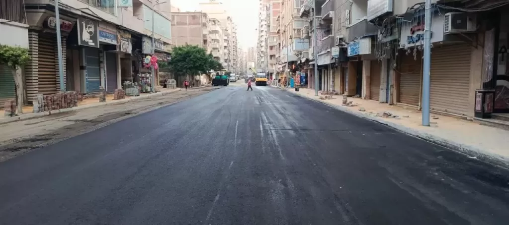 محافظ الإسكندرية يكلف مديرية الطرق بسرعة تنفيذ الخطة الاستثمارية وترميم الأسفلت المتهالك بالشوارع