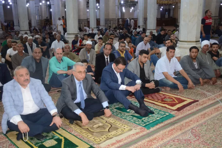 محافظ الغربية يؤدي صلاة الجمعة في مسجد السيد البدوي بأول أيام عيد الأضحى
