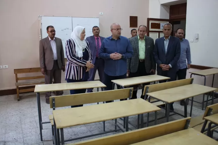 محافظ بني سويف يتفقد جاهزية اللجان واستراحات المراقبين استعداداً لامتحانات الدور الأول لطللاب الثانوية العامة 2024/2025