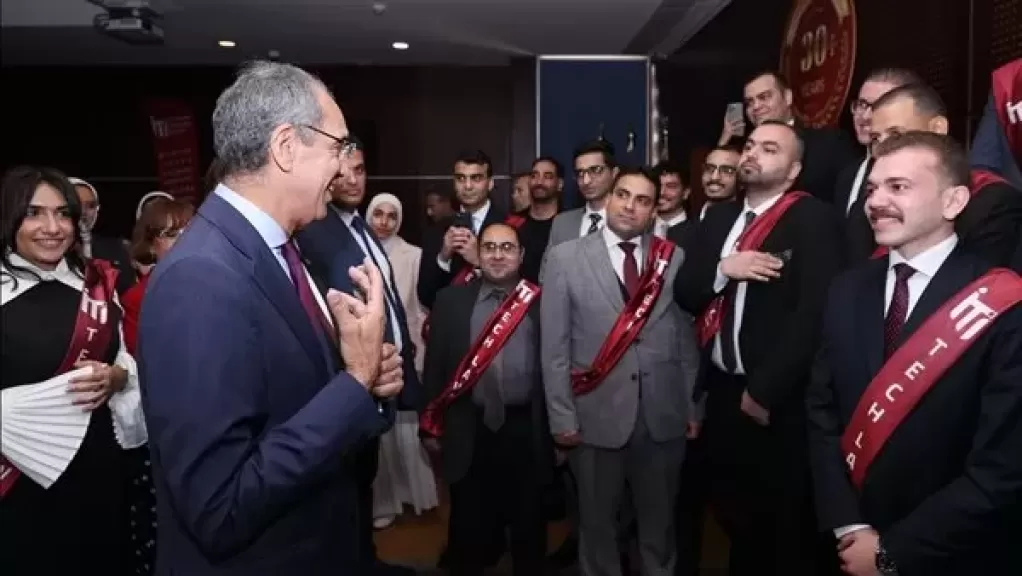 وزير الاتصالات يشهد تخريج الدفعة الأولى لبرنامج القانون والتكنولوجيا