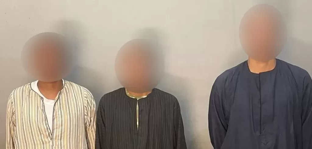 كشف ملابسات منشور تضمن قيام 3 أشخاص بمحاولة استيقاف مركبة ”توك توك” بإستخدام أسلحة نارية بأسيوط