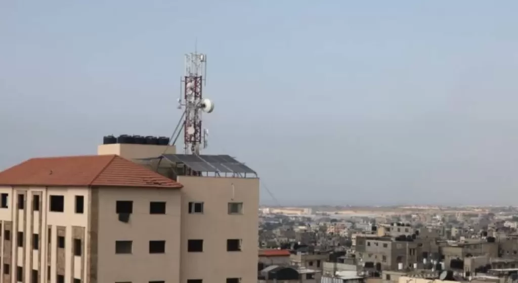 انقطاع كامل لخدمات الإنترنت والاتصالات في قطاع غزة