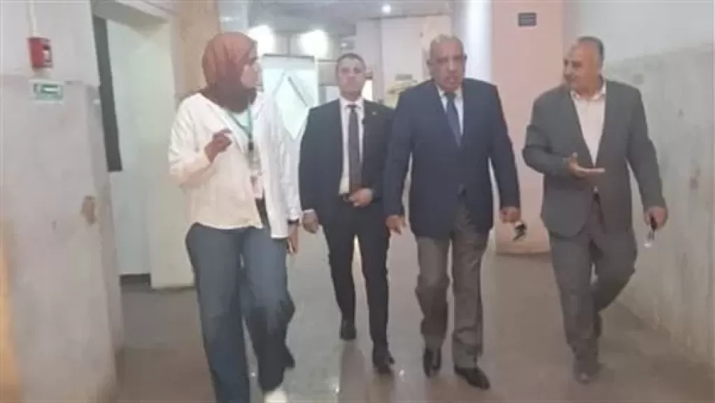 وزير الكهرباء يتفقد مستشفى الكهرباء بمنطقة ألماظة ويجري حوارات مع العاملين والمرضى