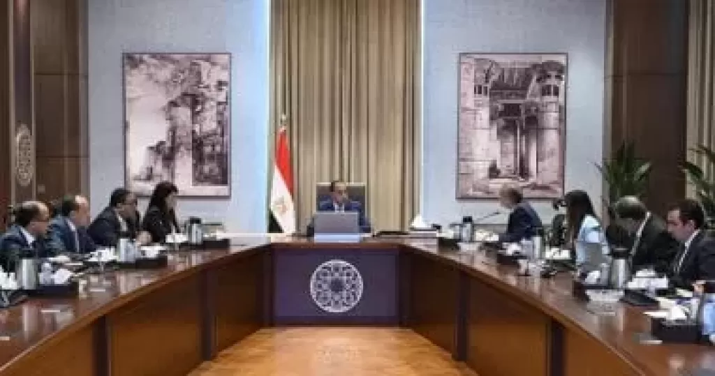 رئيس الوزراء يناقش خطة العمل لإجراء التعداد العام للسكان والإسكان والمنشآت 2027