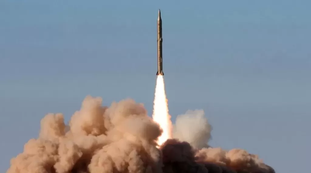 في أول هجوم نهارا.. إسرائيل تعلن إطلاق إيران صواريخ نحوها وتفعيل حالة التأهب في عدة مناطق