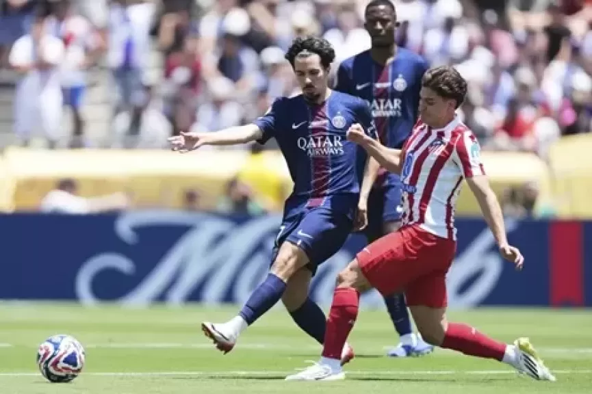 إنريكي بعد الفوز على أتلتيكو مدريد: من الصعب اللعب في الأجواء الحارة