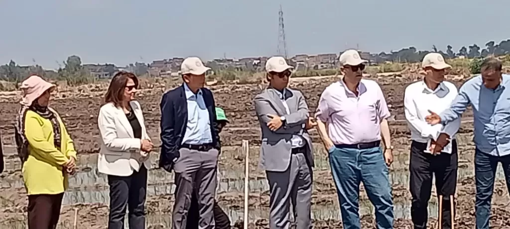 البحوث الزراعية” بسخا تستقبل سفير سنغافورة للاطلاع على تجارب زراعة الأرز